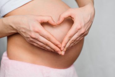 Symptomy zapowiedzi macierzyństwa - kiedy spodziewać się narodzin dziecka
