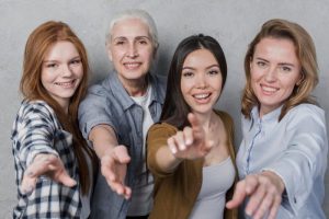 Pochodzenie i znaczenie imienia Estera – kiedy obchodzimy imieniny oraz znane postaci noszące to imię